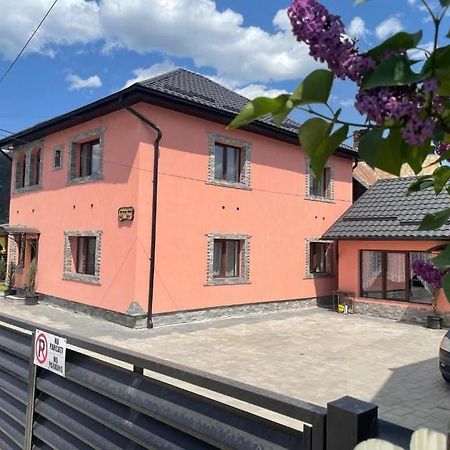 Апартаменты Casa Raraului Кымпулунг-Молдовенеск Экстерьер фото
