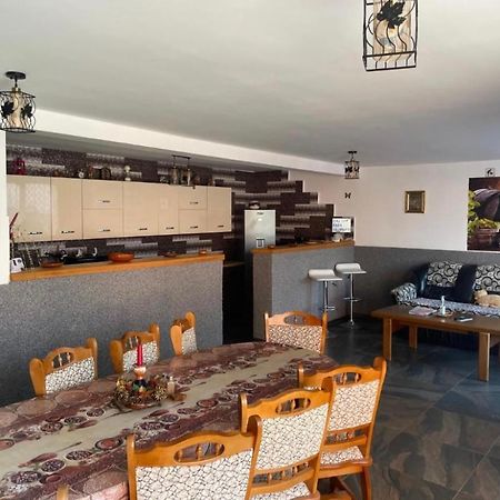 Апартаменты Casa Raraului Кымпулунг-Молдовенеск Экстерьер фото